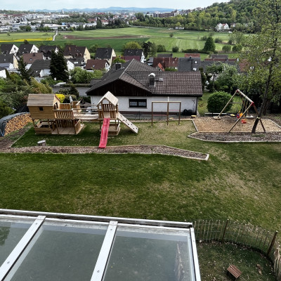 Garten mit Klettergerüst